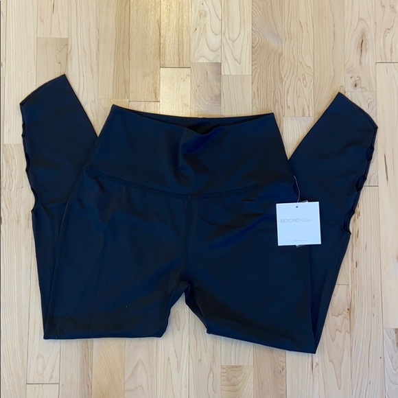 NWT Beyond Yoga Leggings - Picture 5 of 7